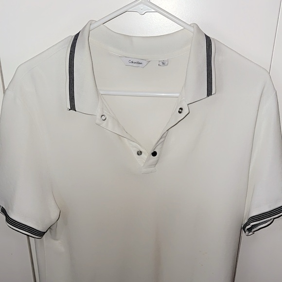 Calvin Klein - Picture 1 of 4